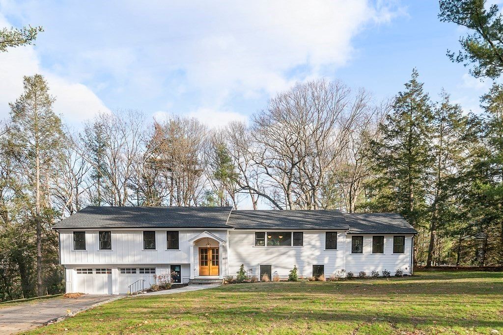 44 Sherburn Cir, Weston, MA 02493
