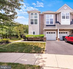 17 ISLAND BREEZE CT, Manahawkin, NJ 08050