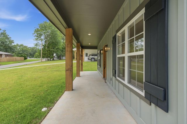 99 Richburg Ave., Purvis, MS 39475