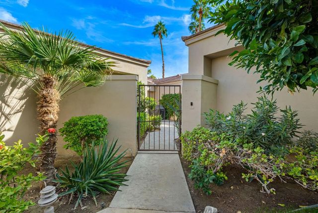 54938 Oak Tree A26, La Quinta, CA 92253