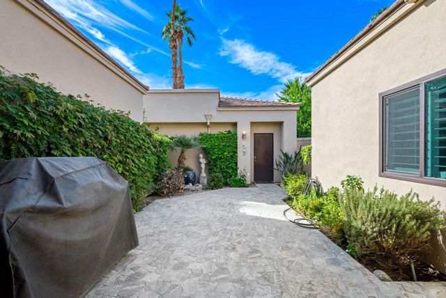 54938 Oak Tree A26, La Quinta, CA 92253