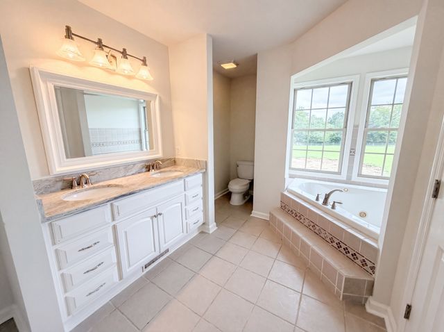 4523 Atkins Rd, Cedar Hill, TN 37032