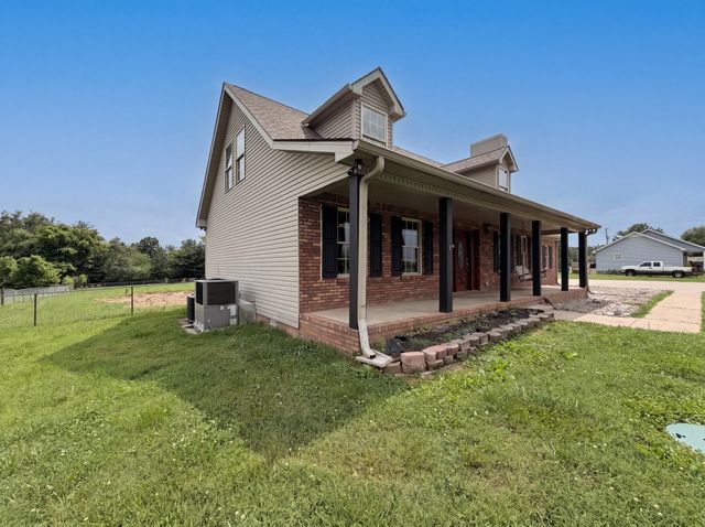 4523 Atkins Rd, Cedar Hill, TN 37032