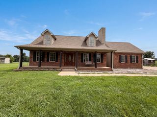 4523 Atkins Rd, Cedar Hill, TN 37032