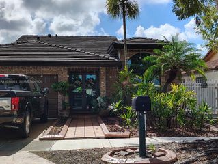 14330 SW 50th St, Miami, FL 33175