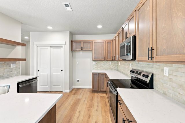 302 Apple Tree Ct, Cheney, WA 99004