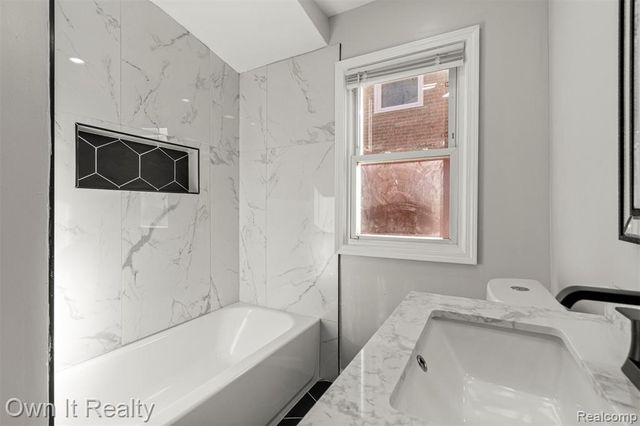 9183 Fenton Avenue, Redford, MI 48239