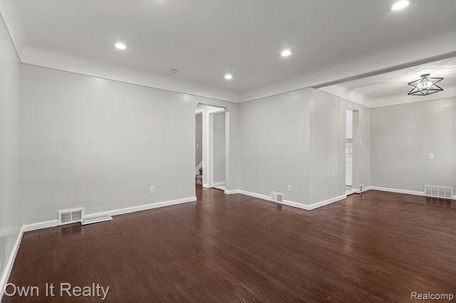 9183 Fenton Avenue, Redford, MI 48239