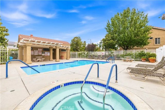 28148 Bobwhite Circle 64, Saugus, CA 91350