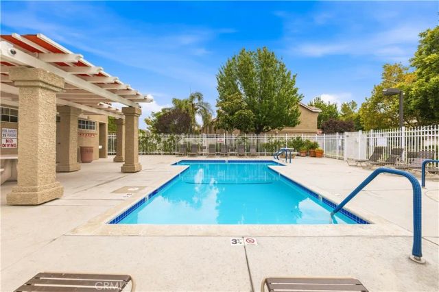28148 Bobwhite Circle 64, Saugus, CA 91350