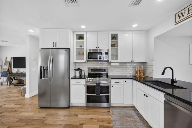 1305 N Palmway, Lake Worth Beach, FL 33460