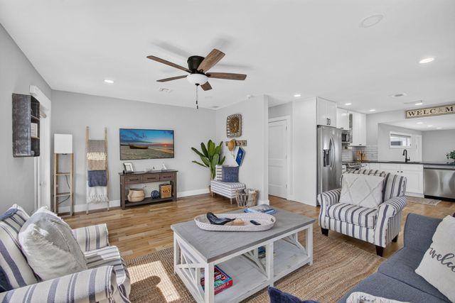 1305 N Palmway, Lake Worth Beach, FL 33460