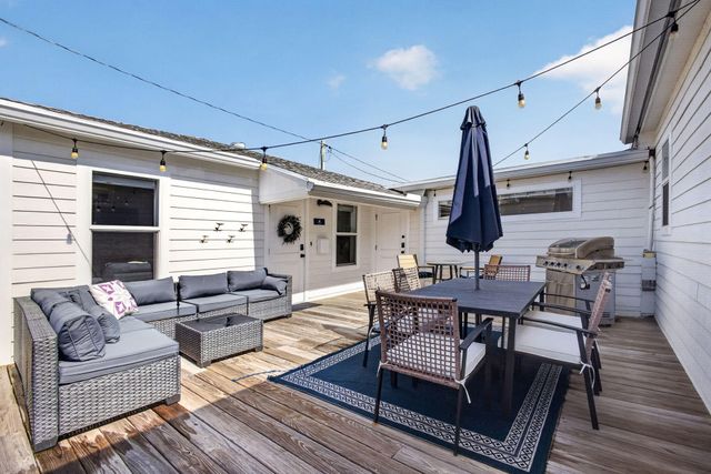 1305 N Palmway, Lake Worth Beach, FL 33460