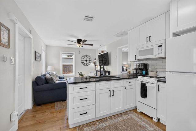 1305 N Palmway, Lake Worth Beach, FL 33460