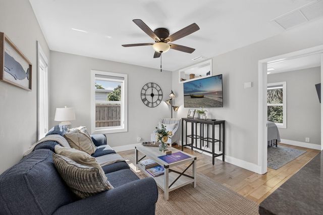 1305 N Palmway, Lake Worth Beach, FL 33460