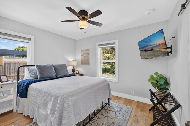 1305 N Palmway, Lake Worth Beach, FL 33460