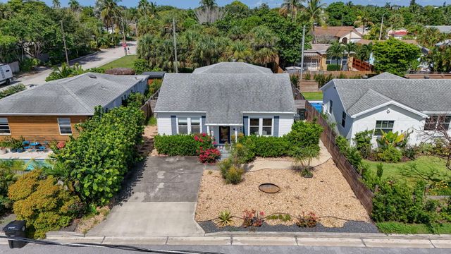 1305 N Palmway, Lake Worth Beach, FL 33460