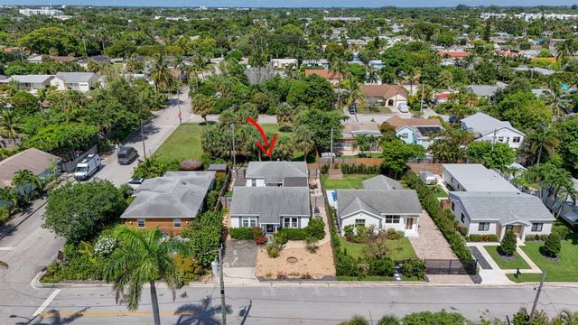 1305 N Palmway, Lake Worth Beach, FL 33460