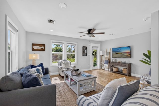 1305 N Palmway, Lake Worth Beach, FL 33460