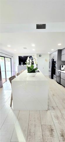 5551 Lakeview Mews Dr, Boynton Beach, FL 33437