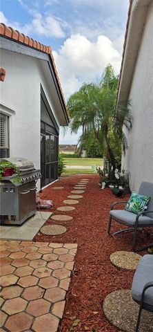 5551 Lakeview Mews Dr, Boynton Beach, FL 33437