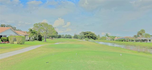 5551 Lakeview Mews Dr, Boynton Beach, FL 33437