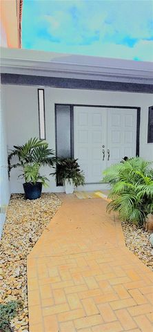 5551 Lakeview Mews Dr, Boynton Beach, FL 33437