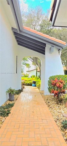 5551 Lakeview Mews Dr, Boynton Beach, FL 33437