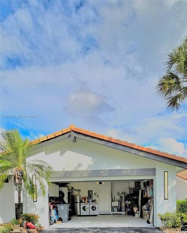 5551 Lakeview Mews Dr, Boynton Beach, FL 33437