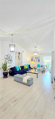 5551 Lakeview Mews Dr, Boynton Beach, FL 33437