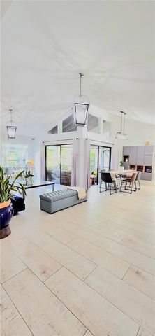 5551 Lakeview Mews Dr, Boynton Beach, FL 33437
