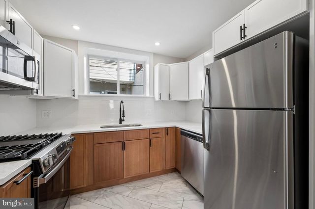2602 S 10TH ST, Philadelphia, PA 19148
