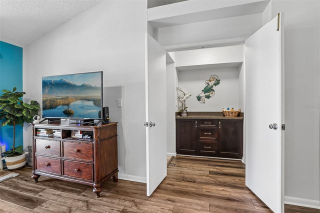 6085 BAHIA DEL MAR BOULEVARD 204, St Petersburg, FL 33715