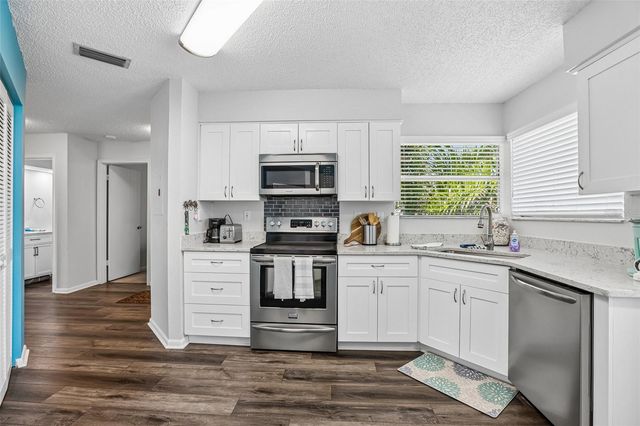 6085 BAHIA DEL MAR BOULEVARD 204, St Petersburg, FL 33715