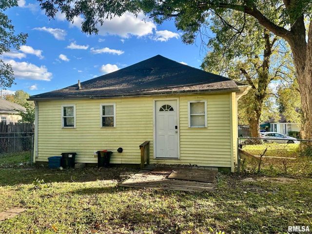 802 W 9TH Street, Johnston City, IL 62951