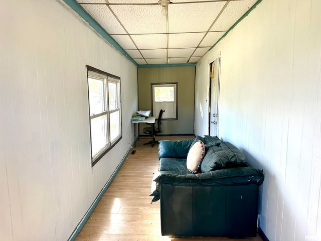 802 W 9TH Street, Johnston City, IL 62951