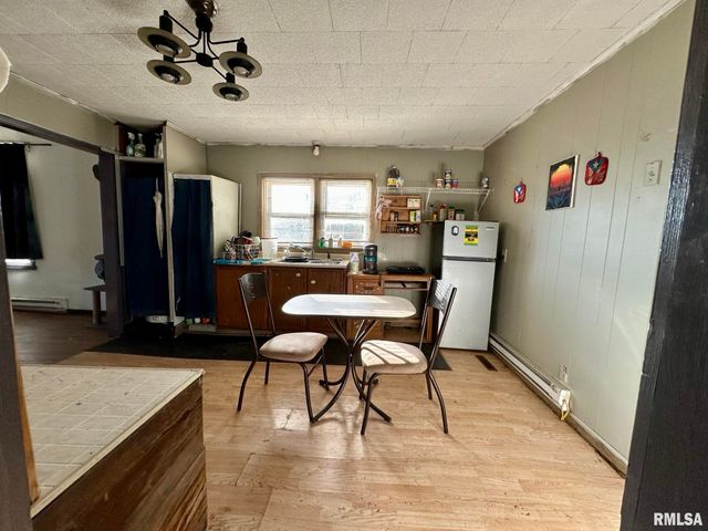 802 W 9TH Street, Johnston City, IL 62951