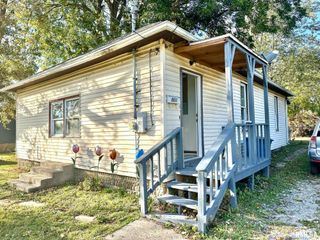 802 W 9TH Street, Johnston City, IL 62951