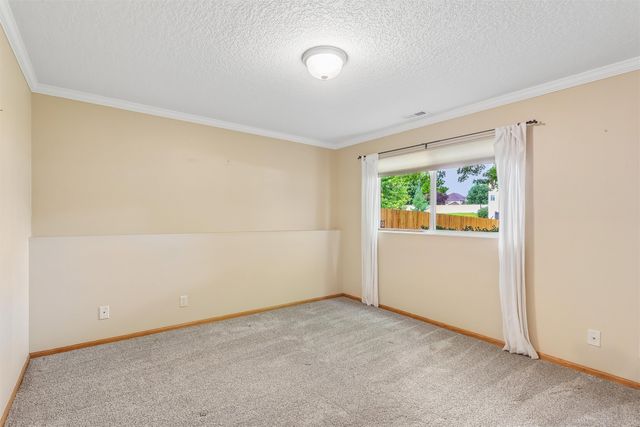 1579 Nine Iron Drive, West Des Moines, IA 50266