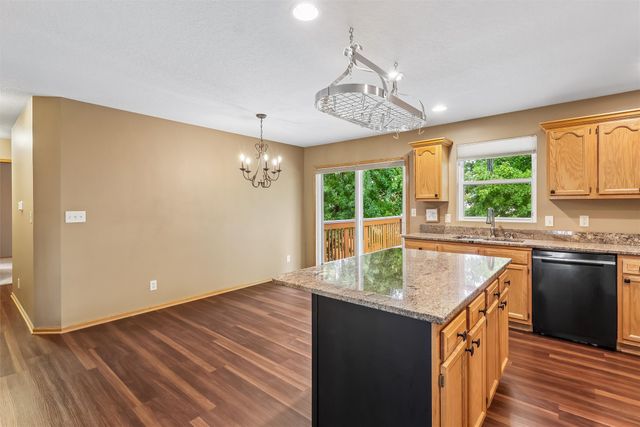 1579 Nine Iron Drive, West Des Moines, IA 50266