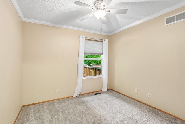 1579 Nine Iron Drive, West Des Moines, IA 50266