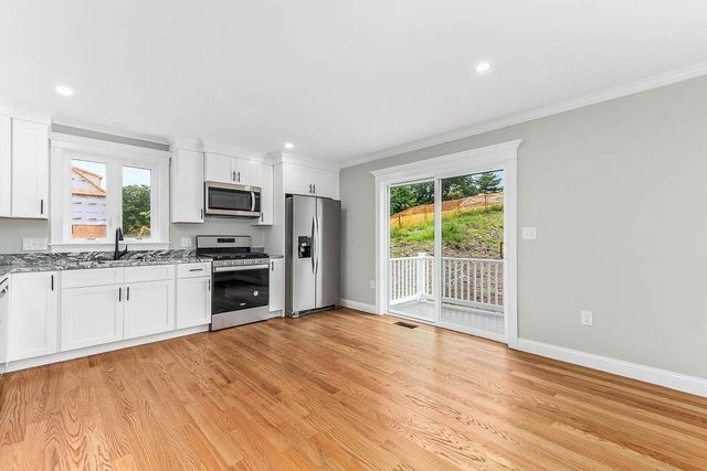 106 Pond St 31, Attleboro, MA 02703