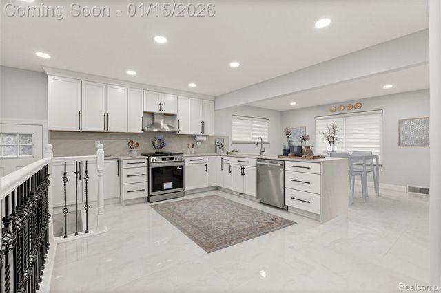 5635 Belmont Avenue, Dearborn Heights, MI 48127