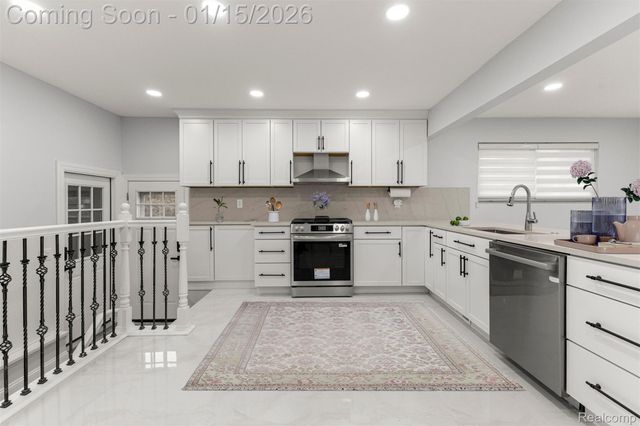 5635 Belmont Avenue, Dearborn Heights, MI 48127