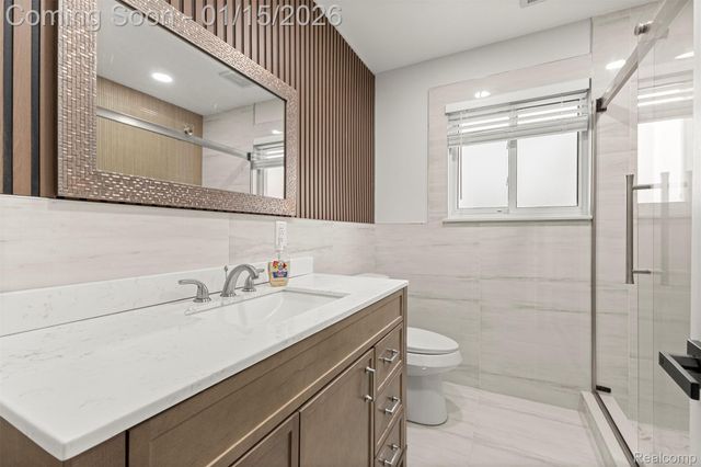 5635 Belmont Avenue, Dearborn Heights, MI 48127