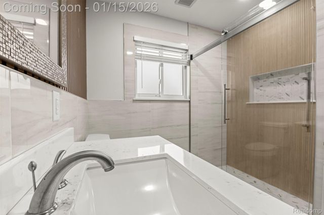 5635 Belmont Avenue, Dearborn Heights, MI 48127