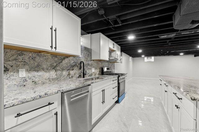 5635 Belmont Avenue, Dearborn Heights, MI 48127