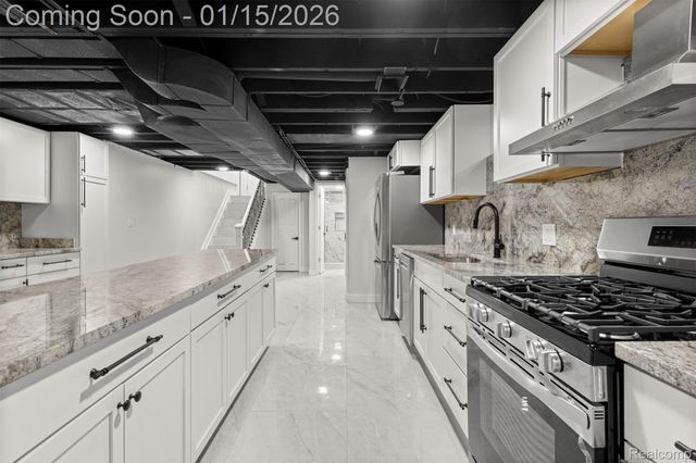 5635 Belmont Avenue, Dearborn Heights, MI 48127