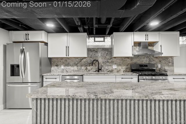 5635 Belmont Avenue, Dearborn Heights, MI 48127