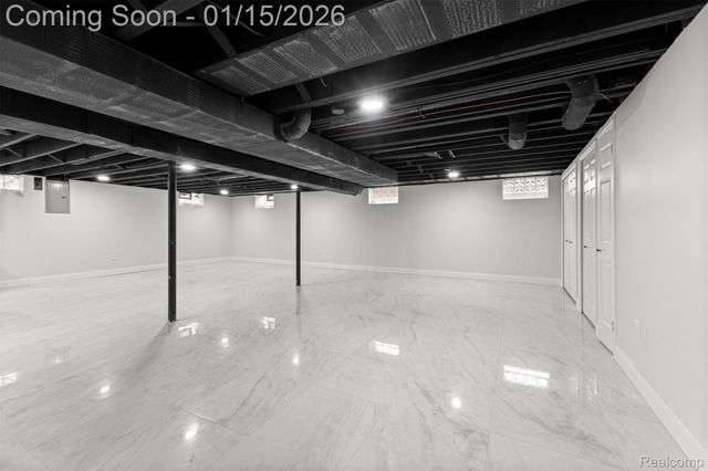 5635 Belmont Avenue, Dearborn Heights, MI 48127